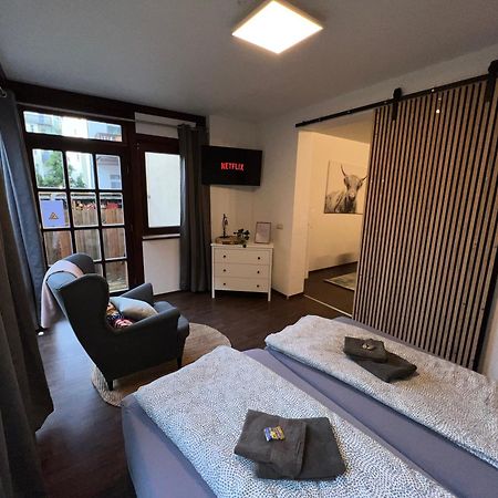 Apartment Humboldt 3 Schlafzimmer,Wifi, Netflix Parken, Terrasse, Klimatisiert, Naehe Zentrum Jena Buitenkant foto