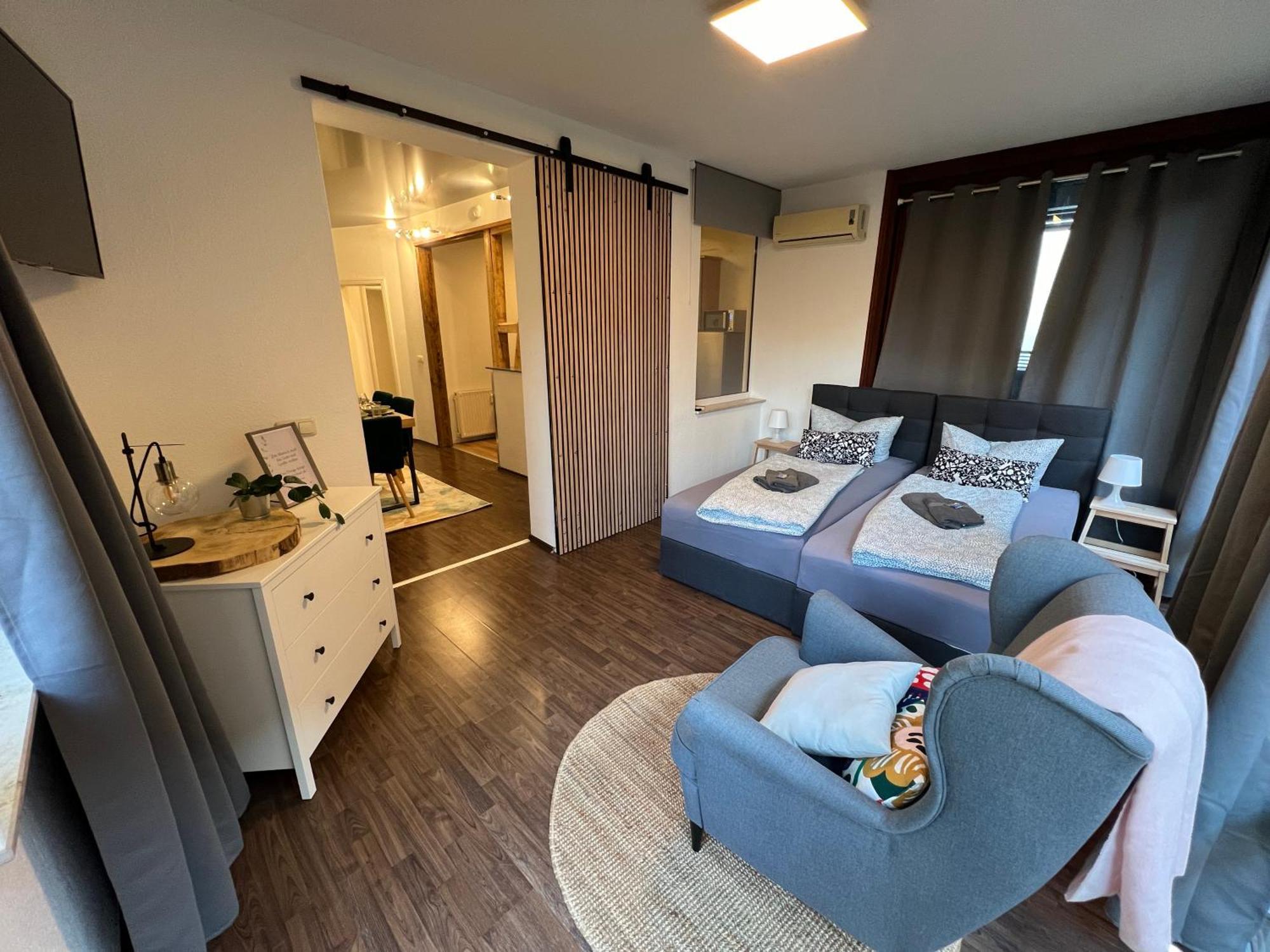 Apartment Humboldt 3 Schlafzimmer,Wifi, Netflix Parken, Terrasse, Klimatisiert, Naehe Zentrum Jena Buitenkant foto