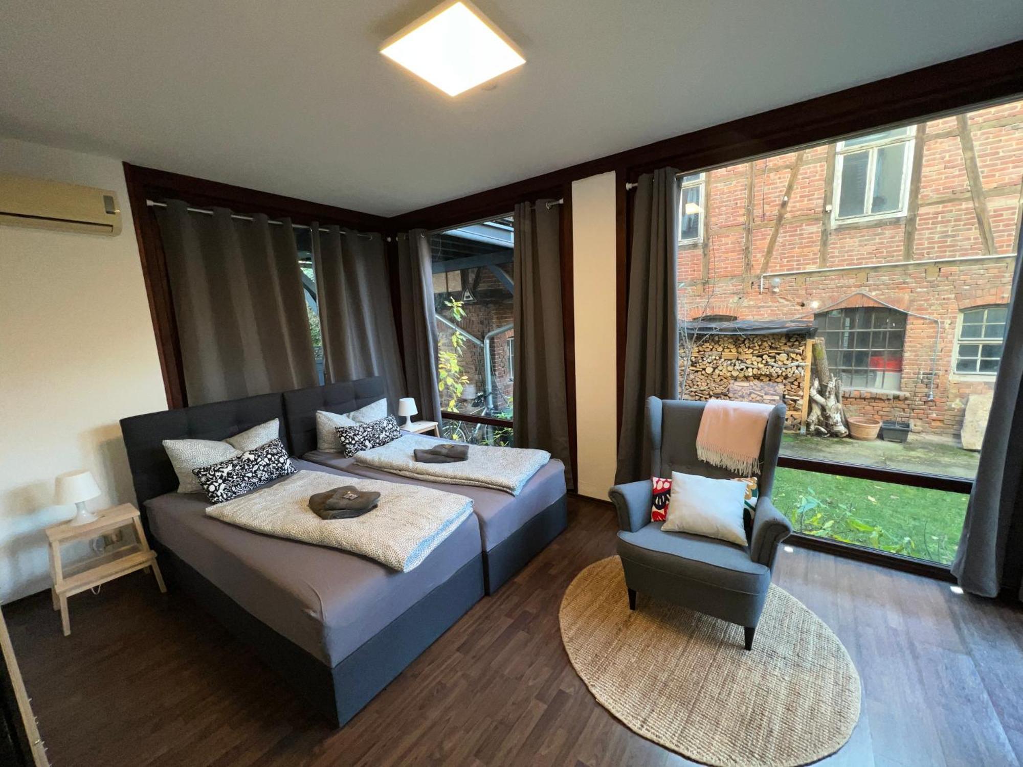 Apartment Humboldt 3 Schlafzimmer,Wifi, Netflix Parken, Terrasse, Klimatisiert, Naehe Zentrum Jena Buitenkant foto