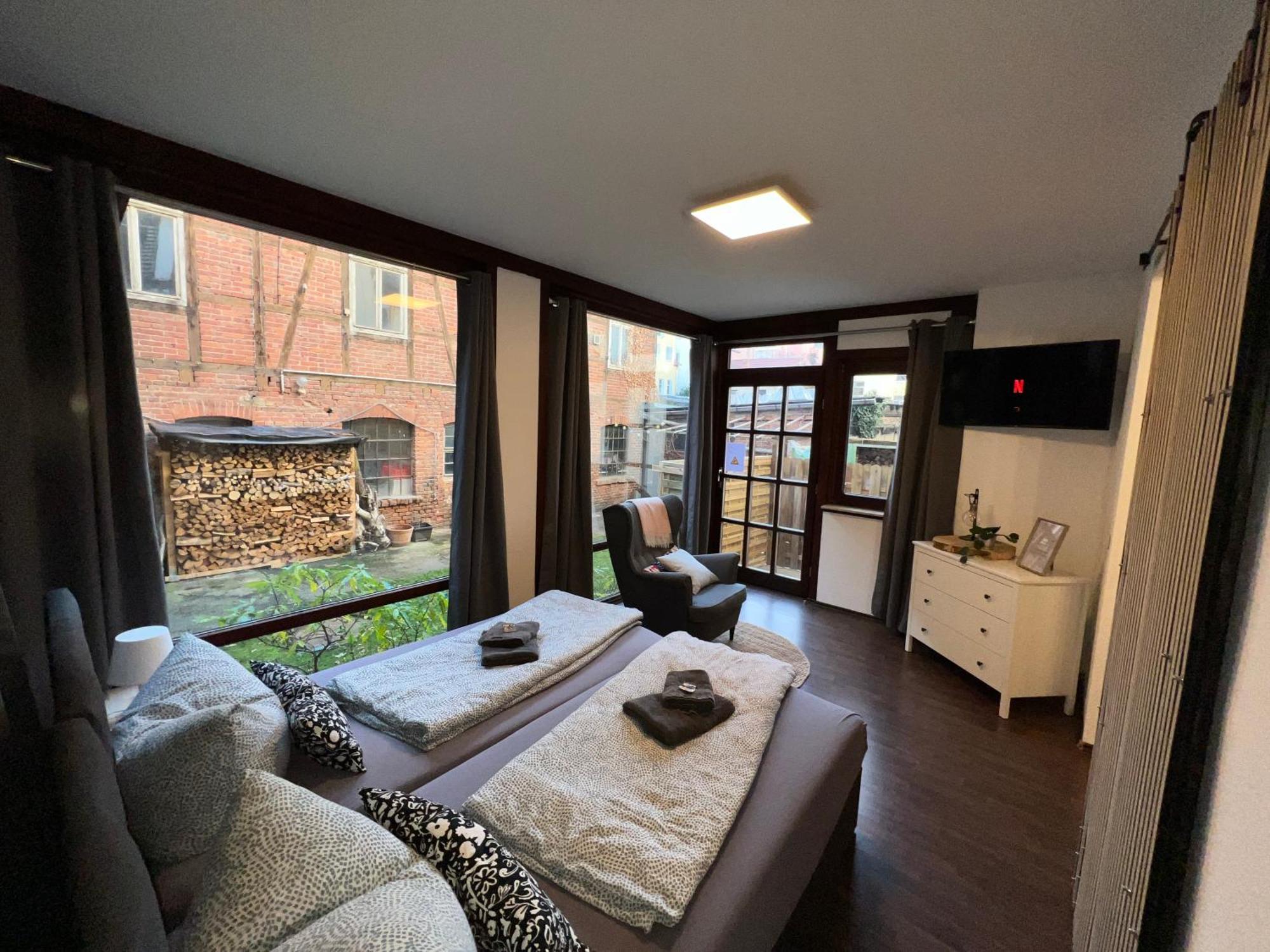 Apartment Humboldt 3 Schlafzimmer,Wifi, Netflix Parken, Terrasse, Klimatisiert, Naehe Zentrum Jena Buitenkant foto