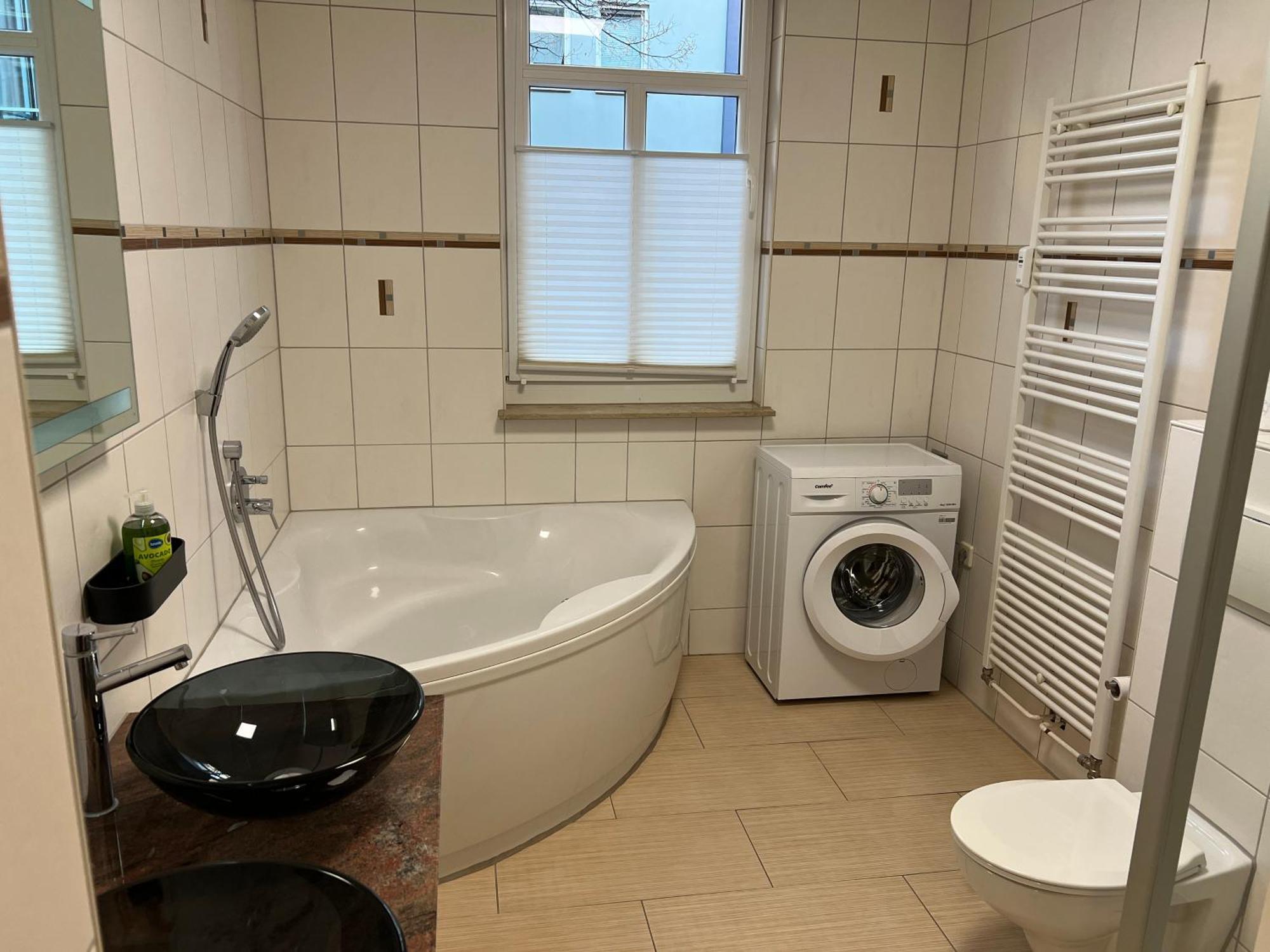 Apartment Humboldt 3 Schlafzimmer,Wifi, Netflix Parken, Terrasse, Klimatisiert, Naehe Zentrum Jena Buitenkant foto