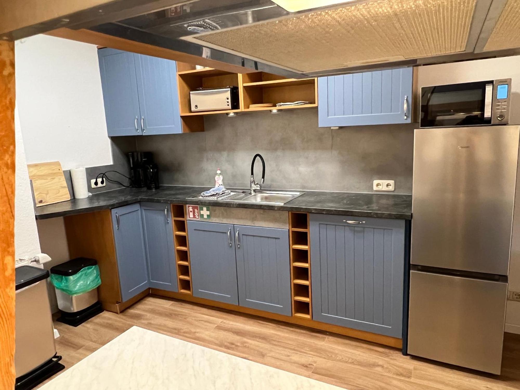 Apartment Humboldt 3 Schlafzimmer,Wifi, Netflix Parken, Terrasse, Klimatisiert, Naehe Zentrum Jena Buitenkant foto